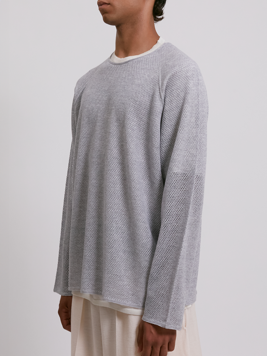 Fishnet sweater with round neck