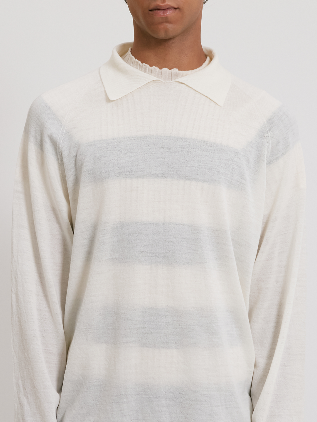 Long sleeves polo shirt in super light weight wool