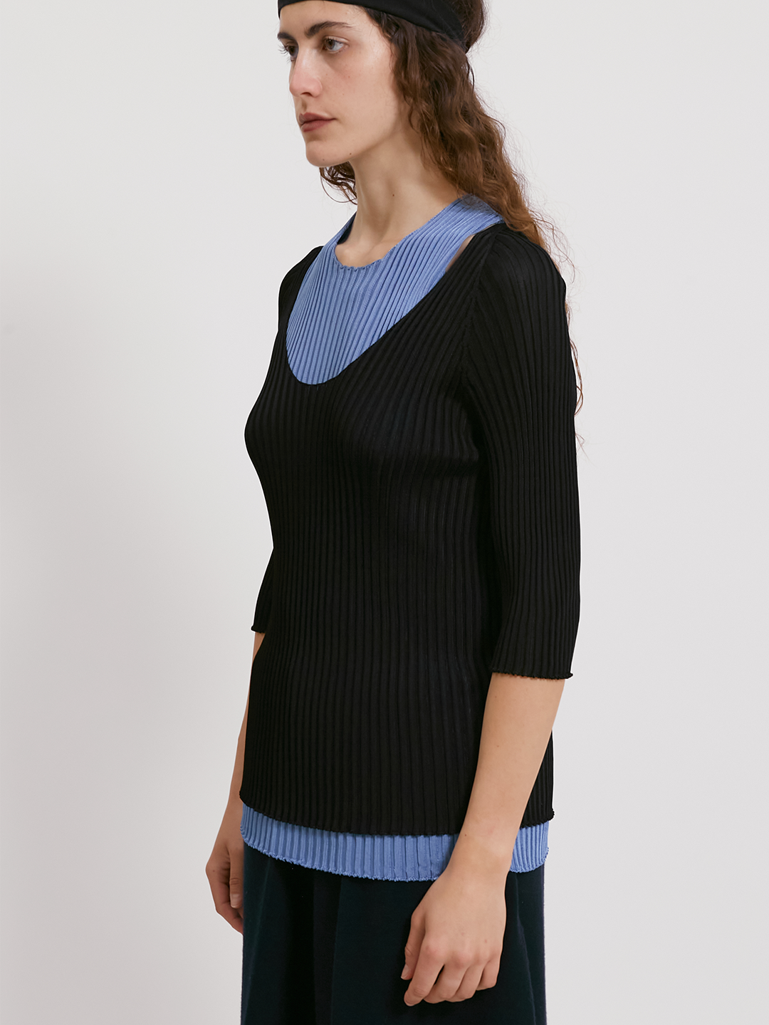 Viscose ribbed sweater with 3/4 sleeves and reversible necklines